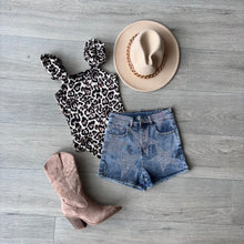 Load image into Gallery viewer, Savannah diamanté embellished star pattern stretch fit denim shorts