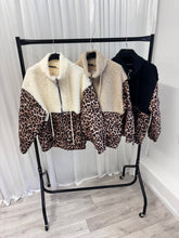 Load image into Gallery viewer, Cammie Teddy fleece leopard jacket - choose colour