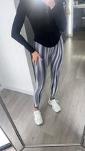Load image into Gallery viewer, Kia ruched bum gym leggings - dark grey