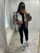Load image into Gallery viewer, Cammie Teddy fleece leopard jacket - choose colour
