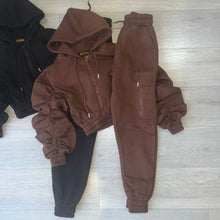 Load image into Gallery viewer, Daniela ruched sleeve crop jogger set -chocolate