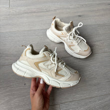 Load image into Gallery viewer, Nessa trainers - nude/metallic (size up)