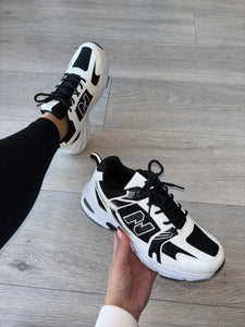 Nessa trainers - black/white (true to size)