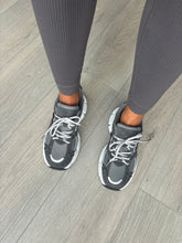 Load image into Gallery viewer, Nessa trainers - dark grey