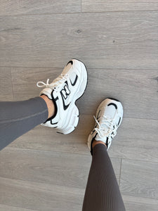 Nessa trainers - white/black