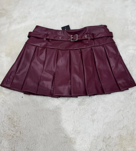 Kara pleated buckle detail skort - wine red pu