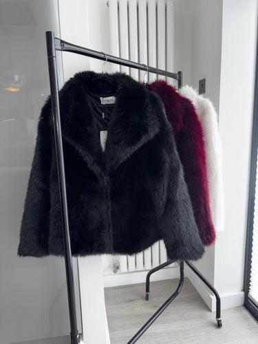 Cassandra faux fur coat - black