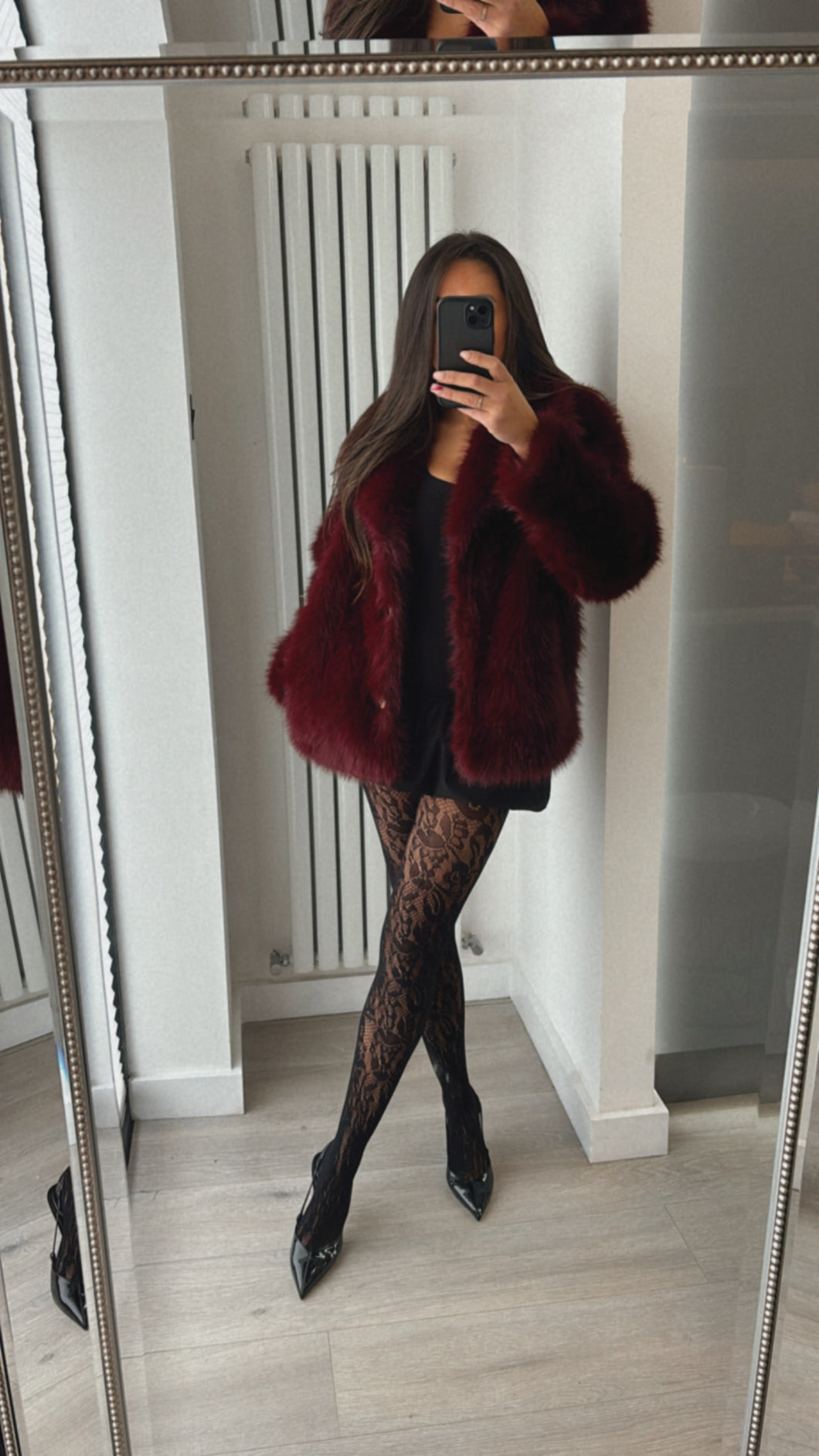 Cassandra faux fur coat - burgundy