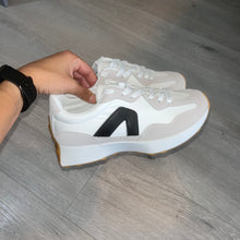 Load image into Gallery viewer, Nuela trainers - white/black