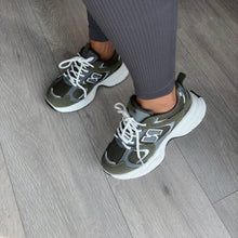 Load image into Gallery viewer, Nessa trainers - khaki (size up)