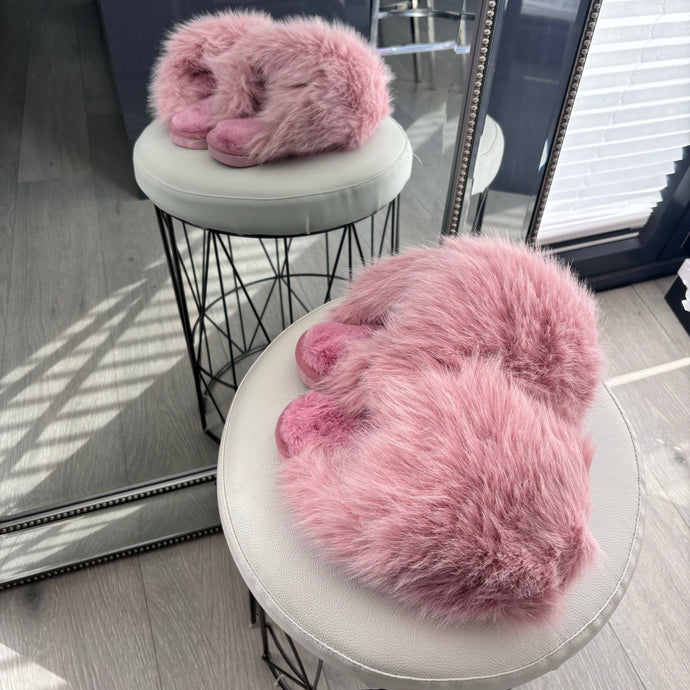 Millie faux fur oversized slippers - pink