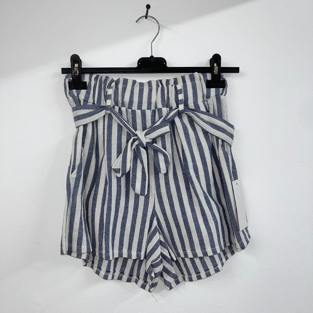 Tie waist stripe shorts