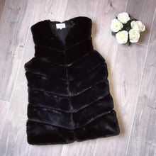 Load image into Gallery viewer, Laurie longline faux fur gilet - black