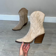 Load image into Gallery viewer, Shaney cowboy ankle boots - beige