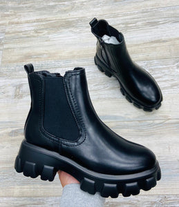 Iris chunky boots