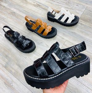 Demi sandals - black