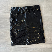 Load image into Gallery viewer, Black vinyl skirt (S)
