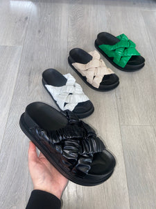 Indy chunky sole sandals - black