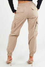 Load image into Gallery viewer, Macey pocket detail cargos - beige