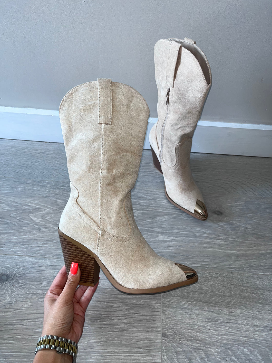 Mid cowboy boots hotsell