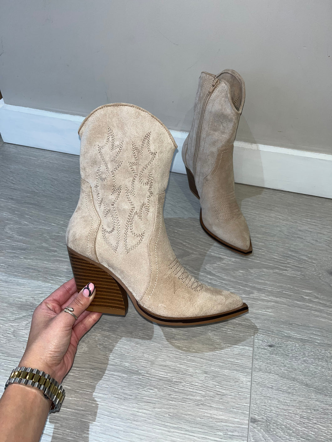 Shaney cowboy ankle boots - beige