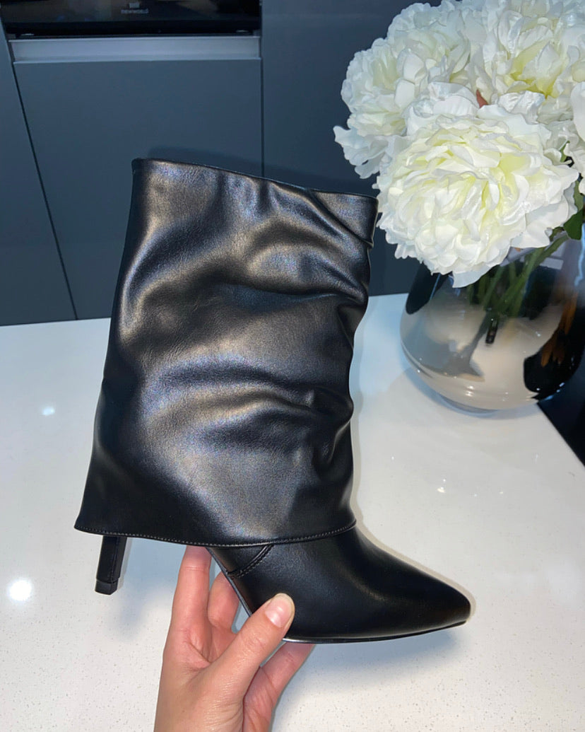 Cleo fold over heeled boots - black